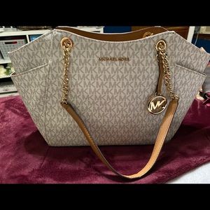 Michael kors purse